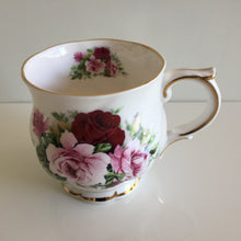 Load image into Gallery viewer, Polly Anna English Vintage Porcelain Mug: Red Roses Pattern