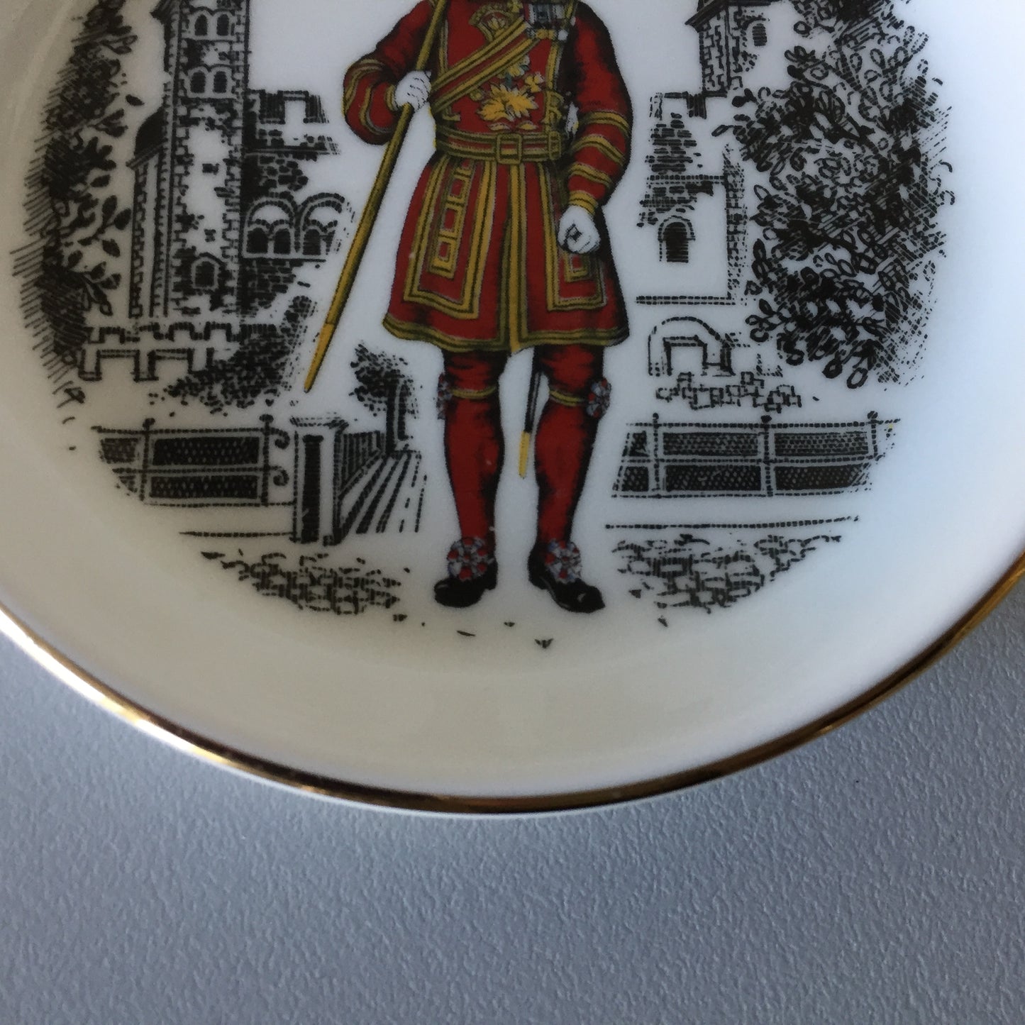 Collectible Beefeater Yeoman Queensberry Trinket Dish | London Souvenir