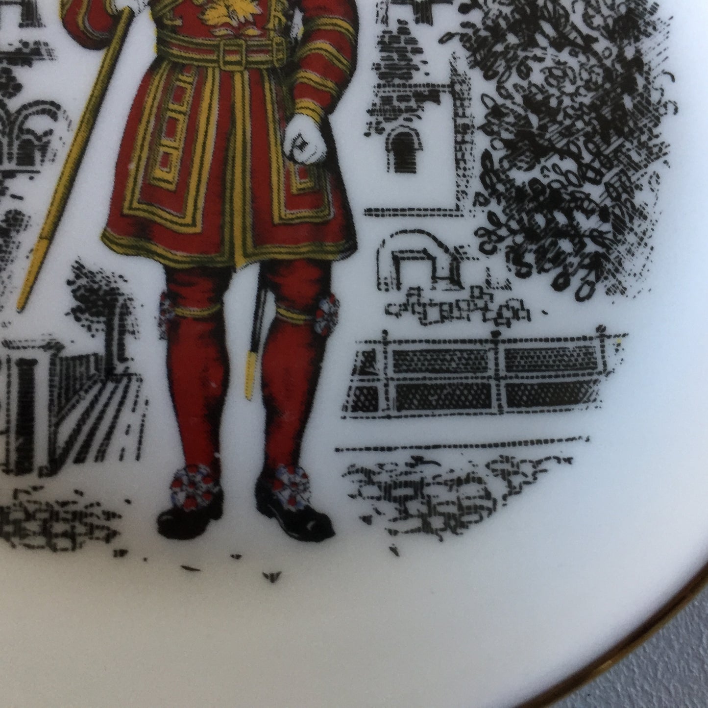 Collectible Beefeater Yeoman Queensberry Trinket Dish | London Souvenir