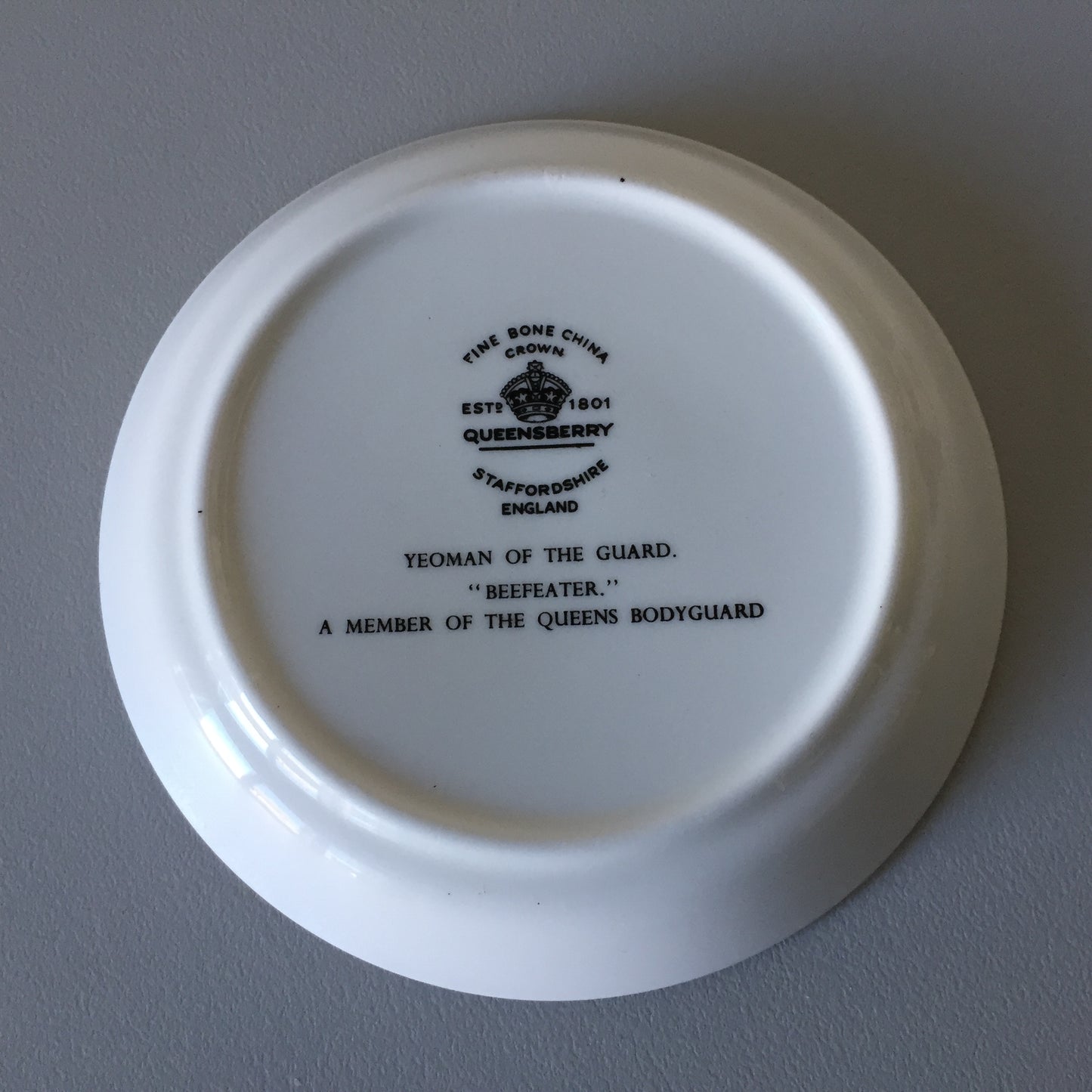Collectible Beefeater Yeoman Queensberry Trinket Dish | London Souvenir