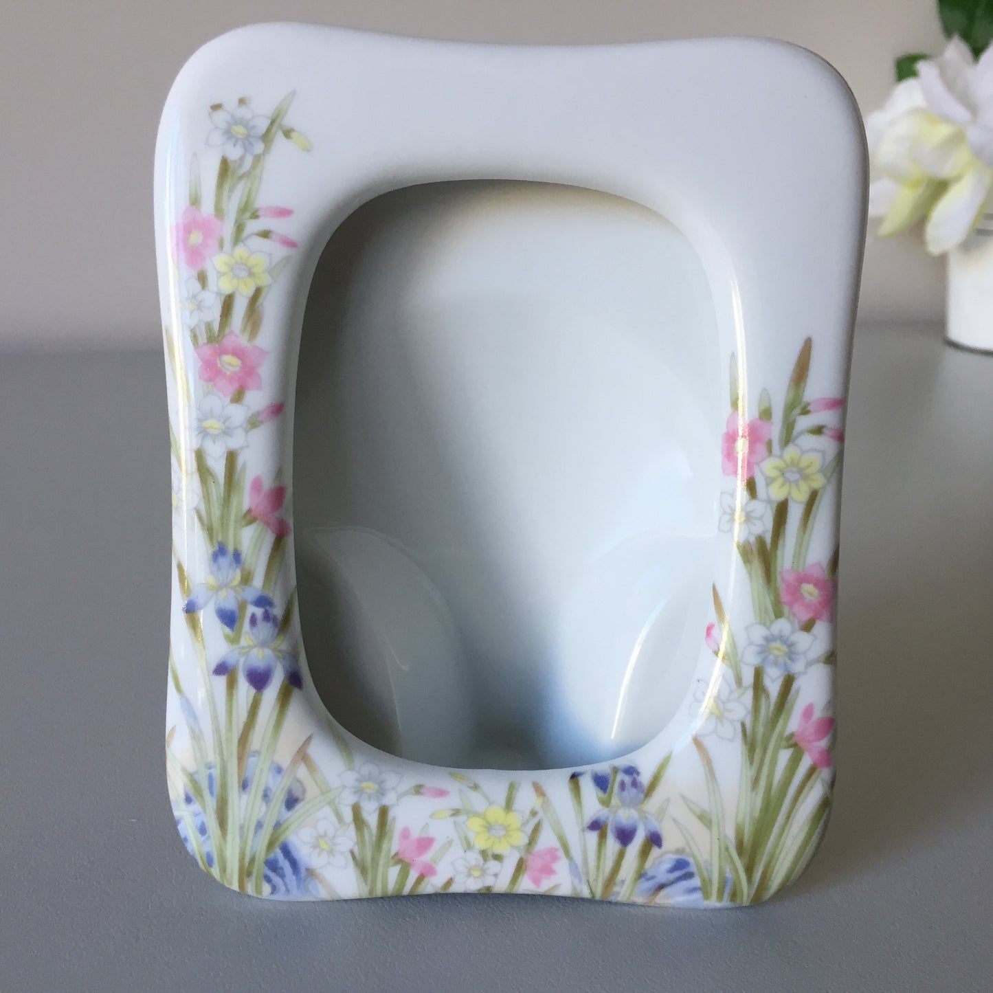 Mid-Century Vintage Floral Ceramic Photo Frame | Summer Garden, Irises Pattern