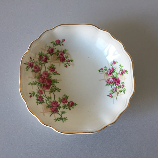 J G Meakin Rose Pattern Small Dessert Bowl with Scalloped Edging
