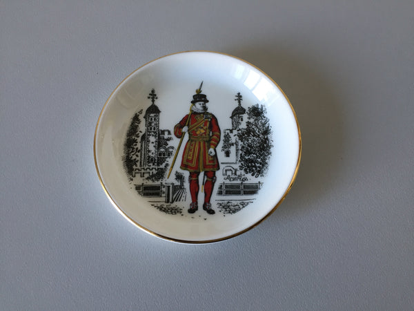 Collectible Beefeater Yeoman Queensberry Trinket Dish | London Souvenir