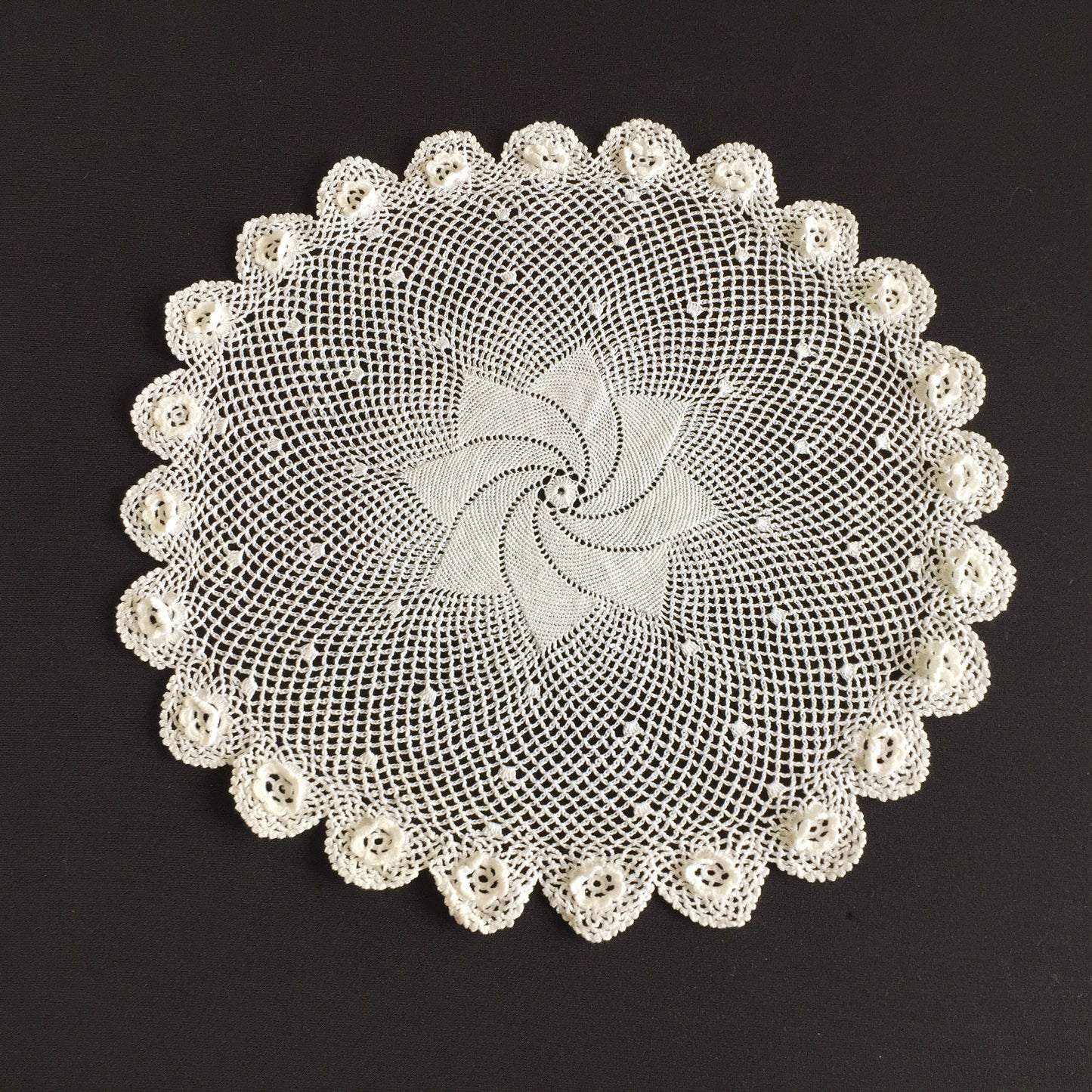 Vintage White Cotton Crochet Lace Doily with Pinwheel & Irish 3D Roses Pattern