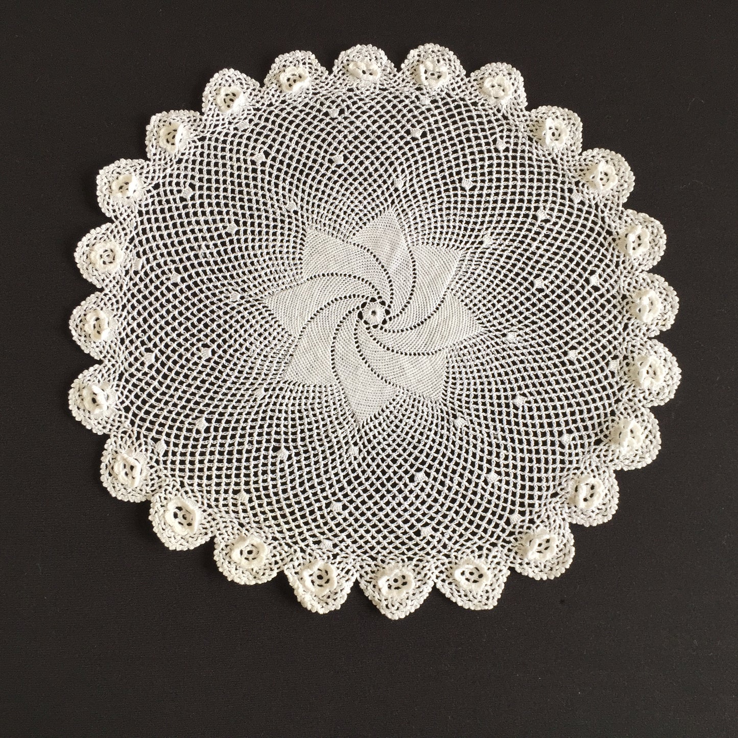 Vintage White Cotton Crochet Lace Doily with Pinwheel & Irish 3D Roses Pattern