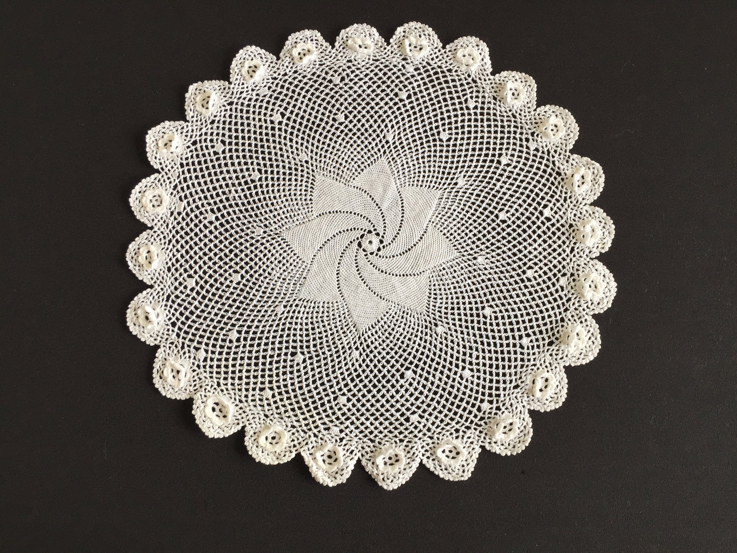 Vintage White Cotton Crochet Lace Doily with Pinwheel & Irish 3D Roses Pattern