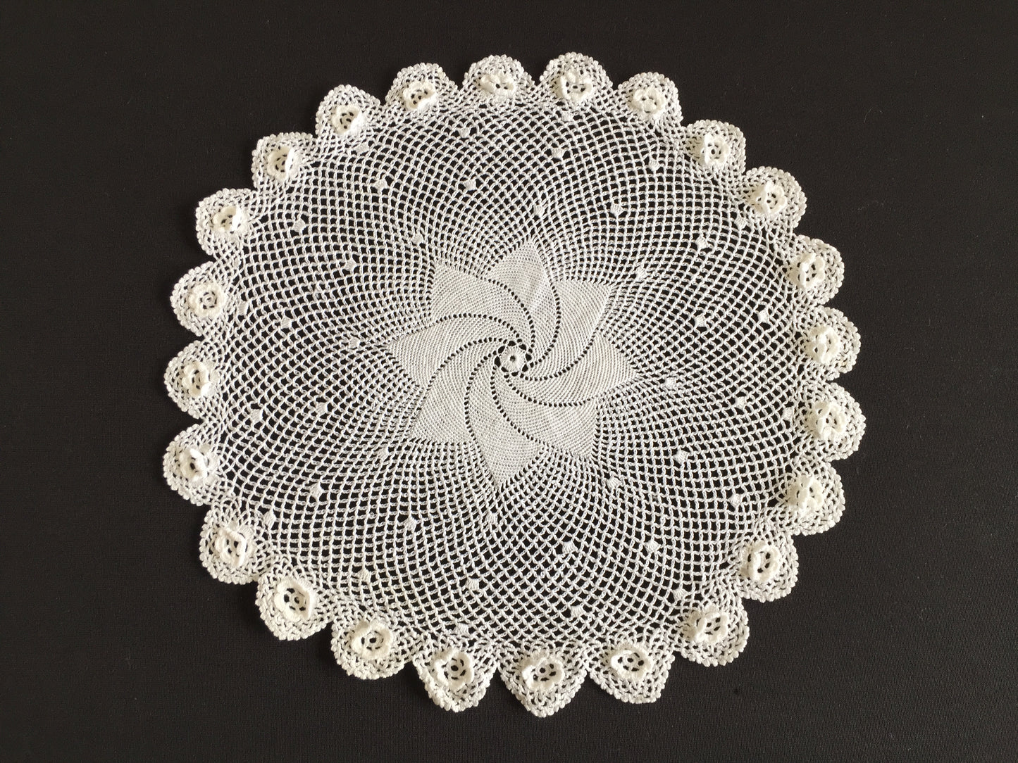 Vintage White Cotton Crochet Lace Doily with Pinwheel & Irish 3D Roses Pattern