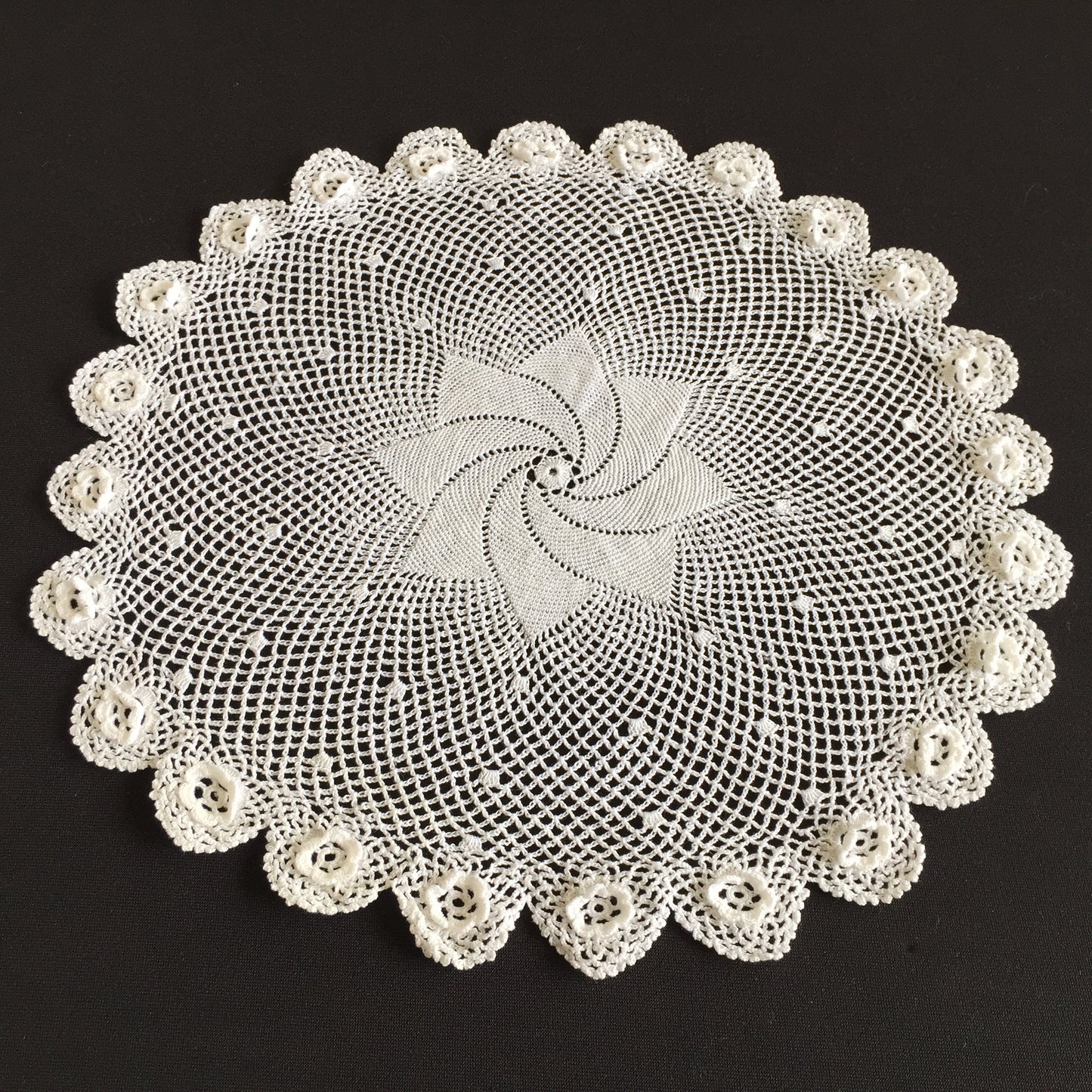 Vintage White Cotton Crochet Lace Doily with Pinwheel & Irish 3D Roses Pattern
