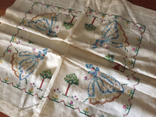 Load image into Gallery viewer, Australian Vintage Hand Embroidered Linen Tablecloth