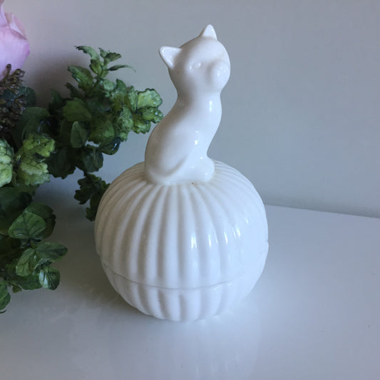 Vintage Jewellery Box with White Cat on Lid