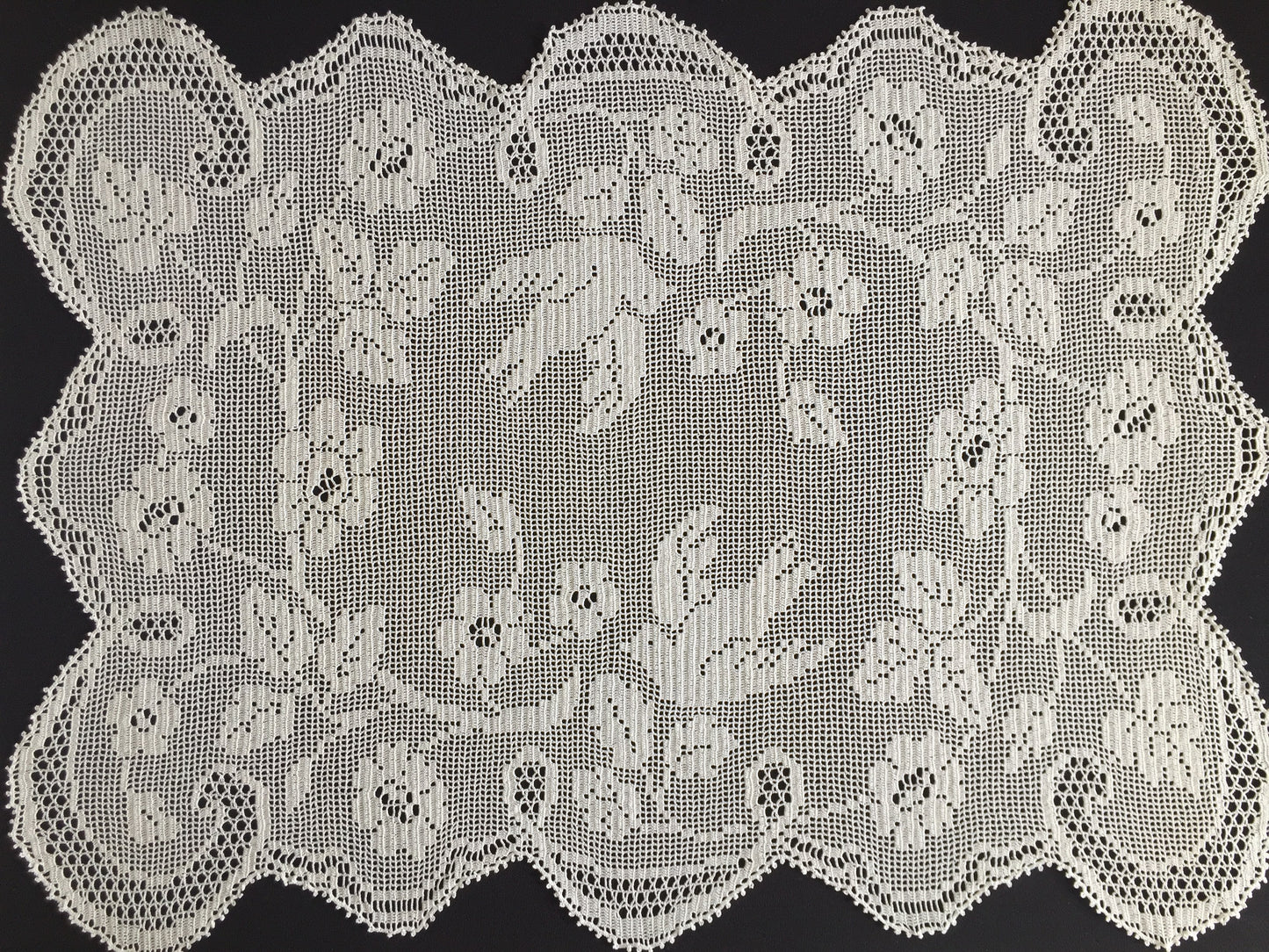 Mary Card Designed "WILD ROSE & PIGEON" (1936) Large Collectible Vintage Crochet Lace Tray Cloth or Table Centre Mat
