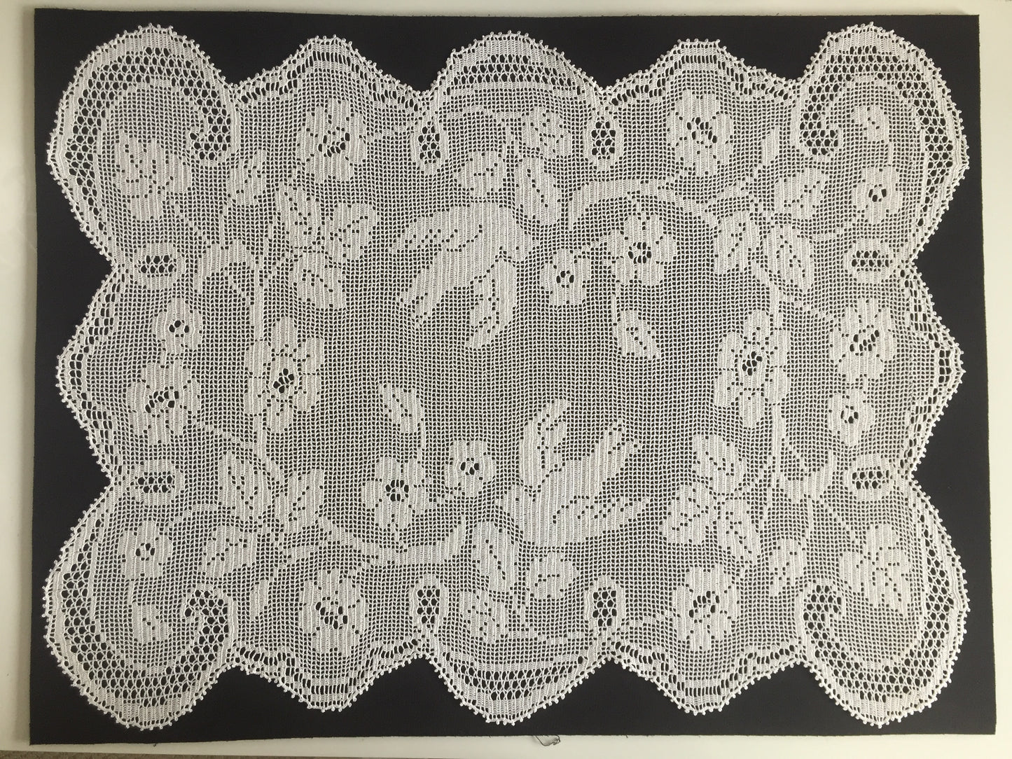 Mary Card Designed "WILD ROSE & PIGEON" (1936) Large Collectible Vintage Crochet Lace Tray Cloth or Table Centre Mat