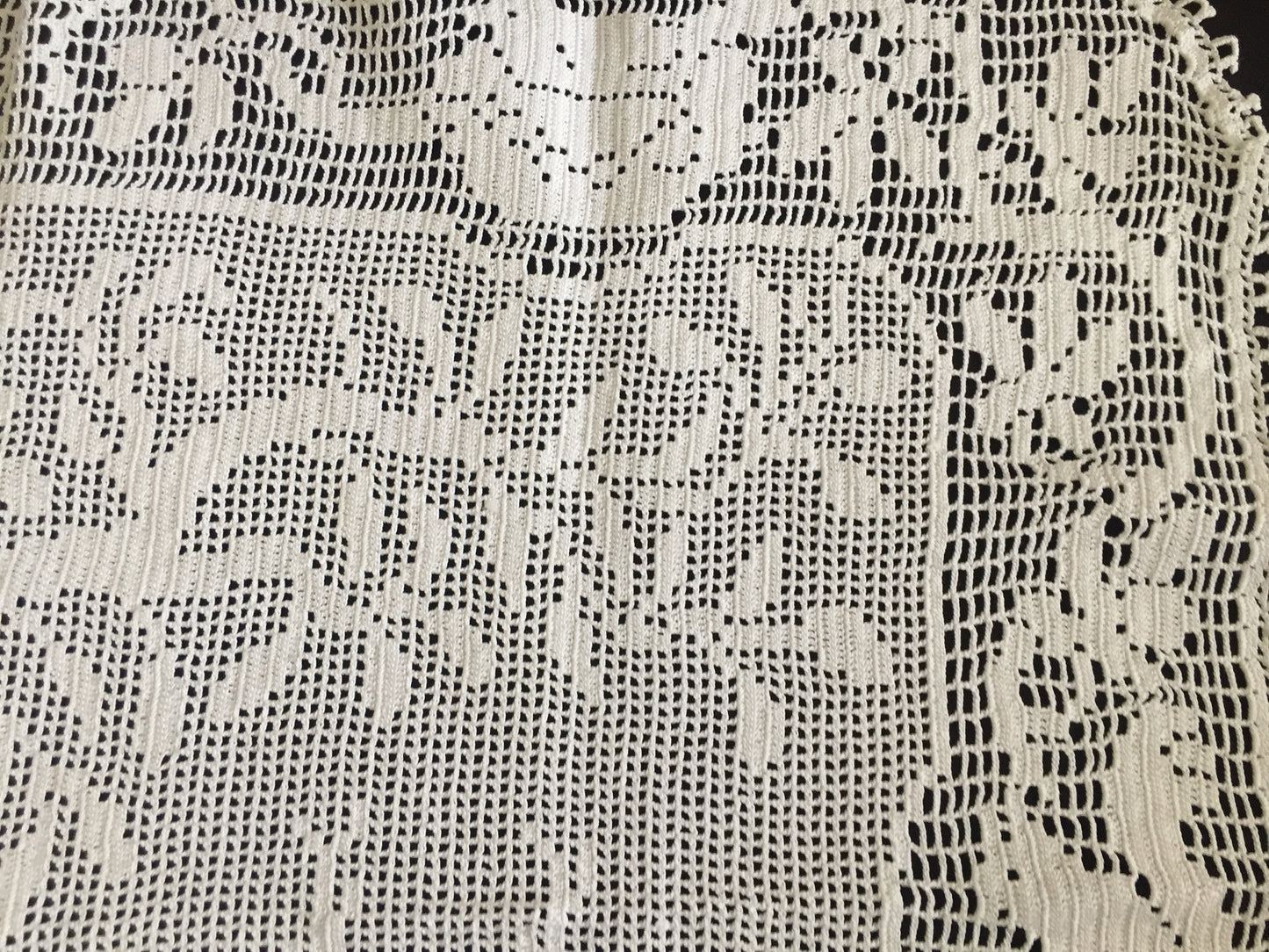 Mary Card Designed "Woodland" (1931) Large Vintage Crochet Lace Tray Cloth Doily or Table Centre Mat with 4 Deer