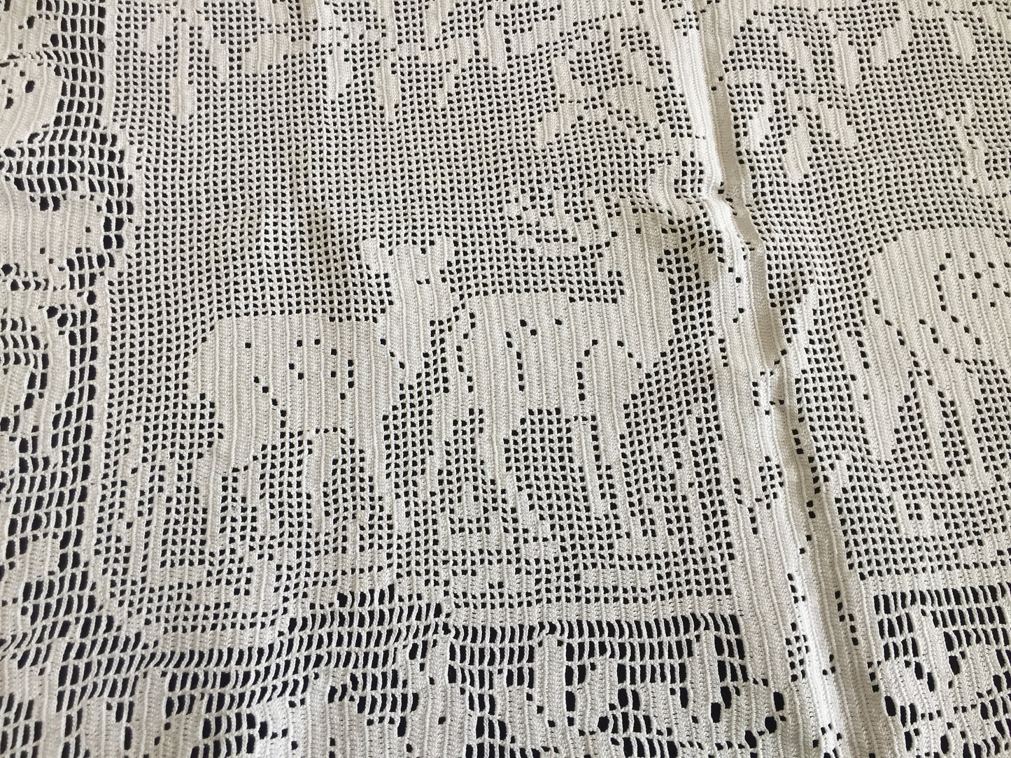 Mary Card Designed "Woodland" (1931) Large Vintage Crochet Lace Tray Cloth Doily or Table Centre Mat with 4 Deer