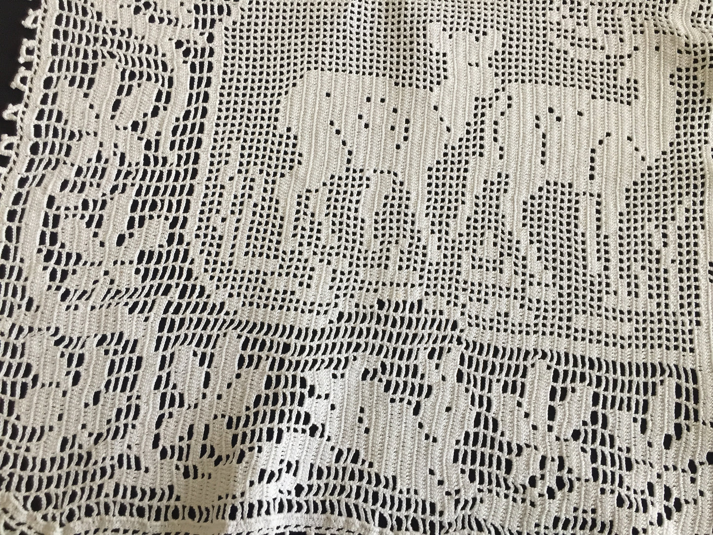 Mary Card Designed "Woodland" (1931) Large Vintage Crochet Lace Tray Cloth Doily or Table Centre Mat with 4 Deer