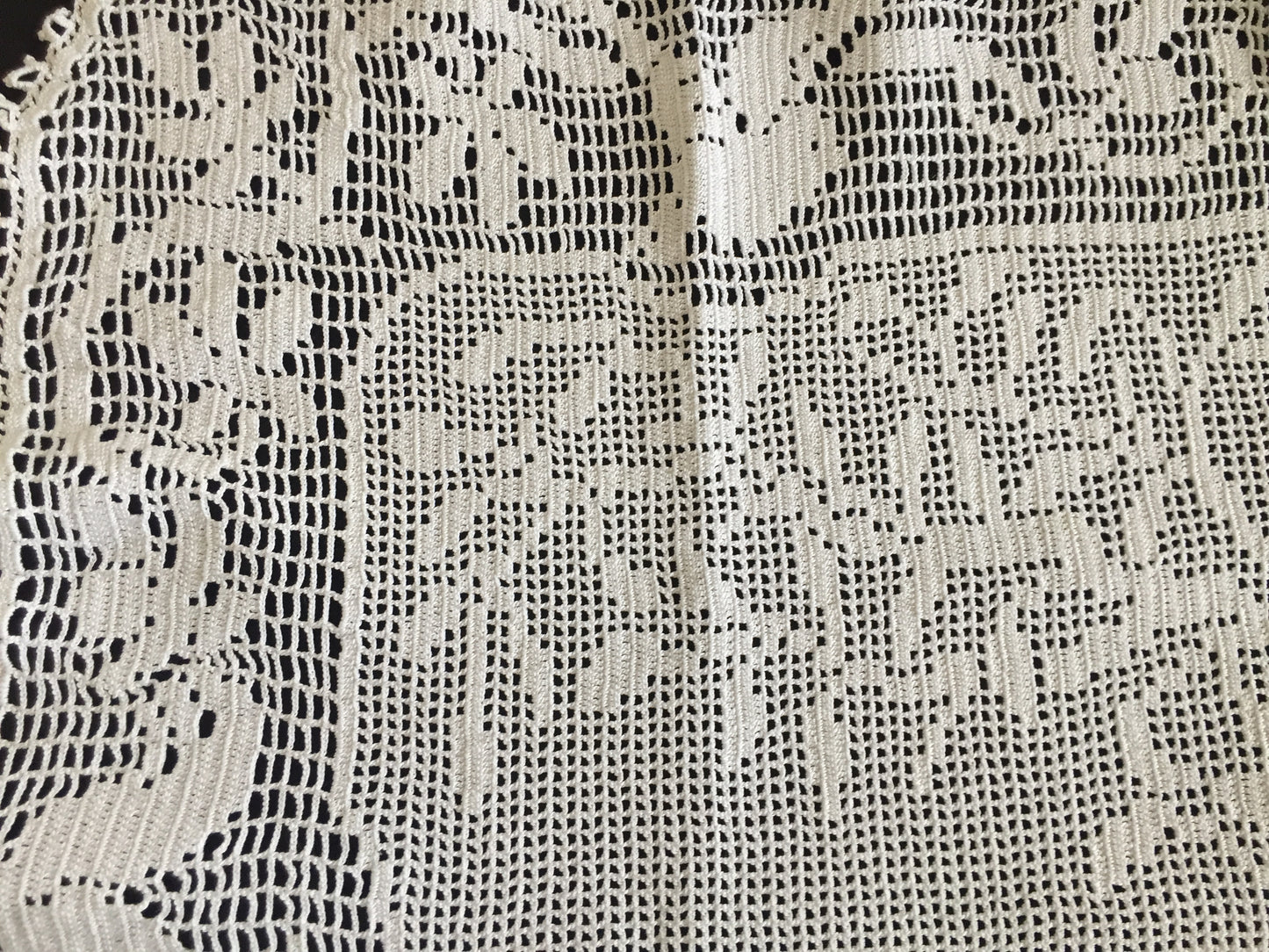 Mary Card Designed "Woodland" (1931) Large Vintage Crochet Lace Tray Cloth Doily or Table Centre Mat with 4 Deer