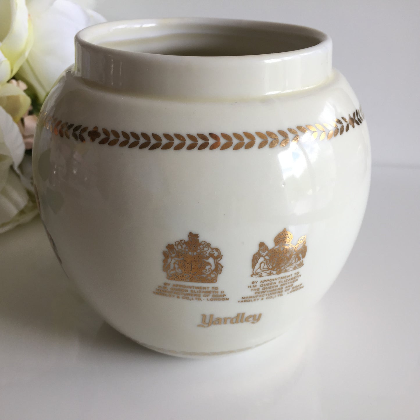 Vintage Yardley of London Pottery Jar | Lavender Seller Motif
