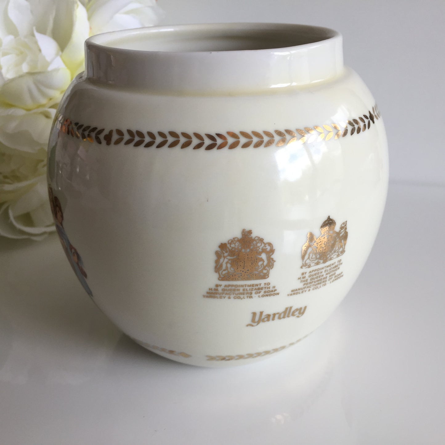 Vintage Yardley of London Pottery Jar | Lavender Seller Motif
