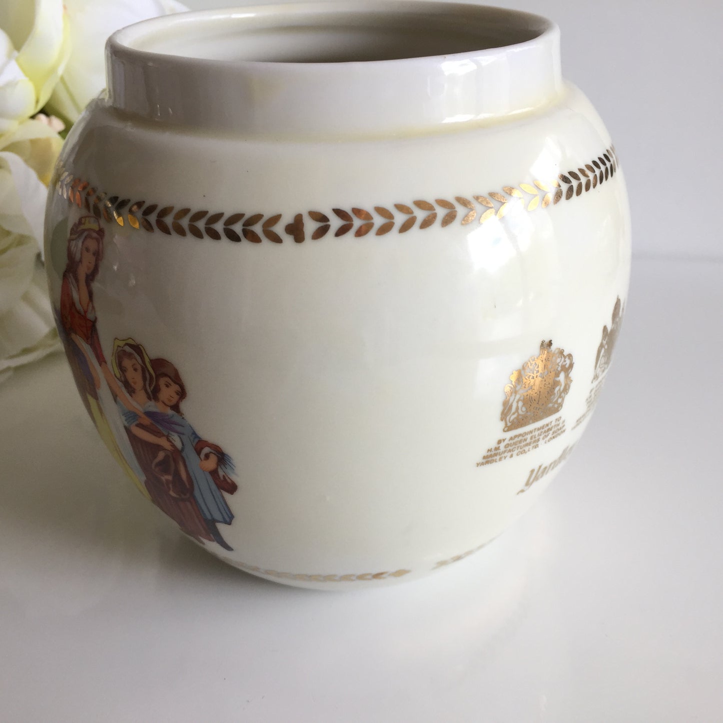Vintage Yardley of London Pottery Jar | Lavender Seller Motif