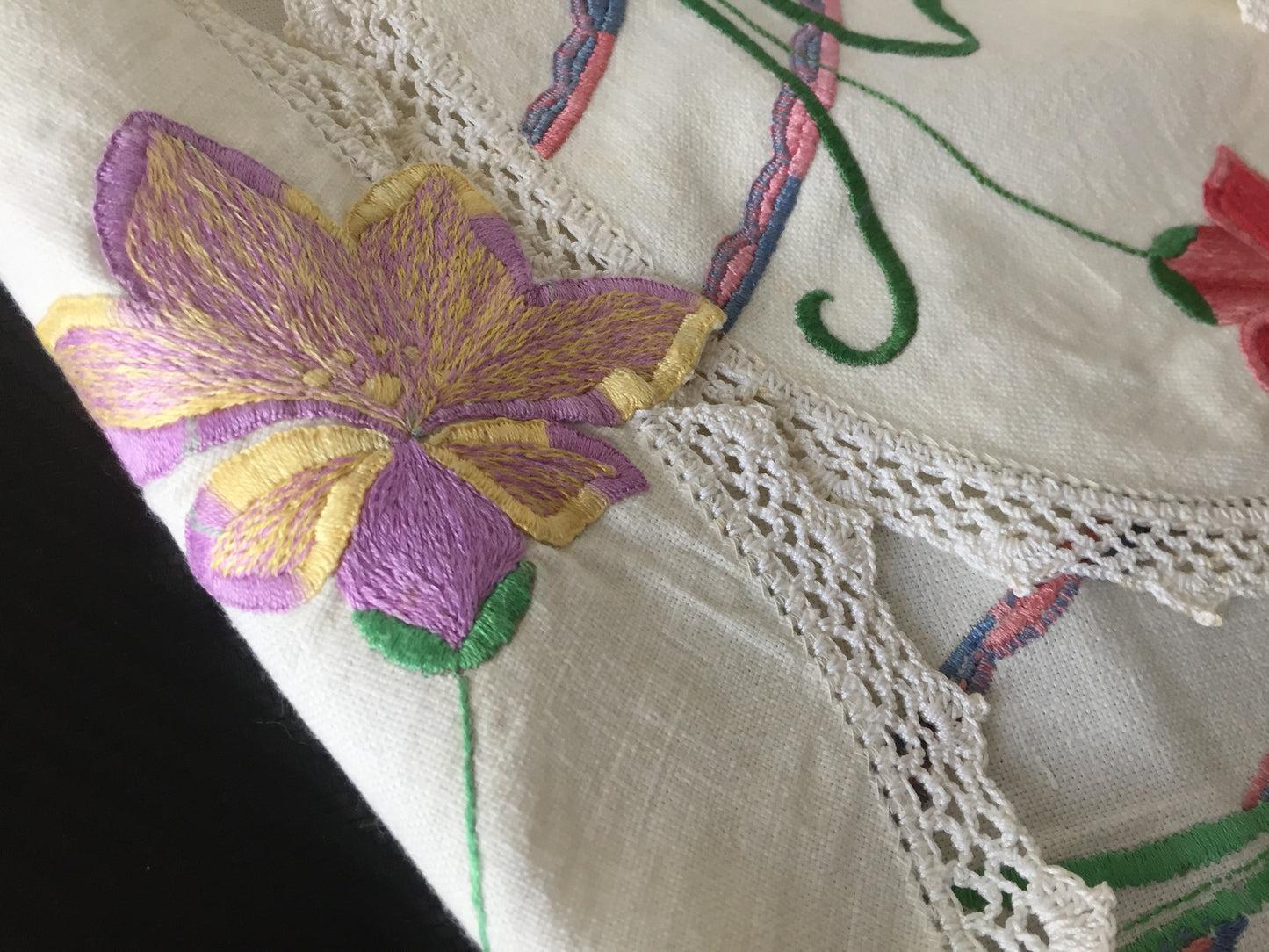 Australian Vintage Art Deco Floral 35" Hand Embroidered Tablecloth