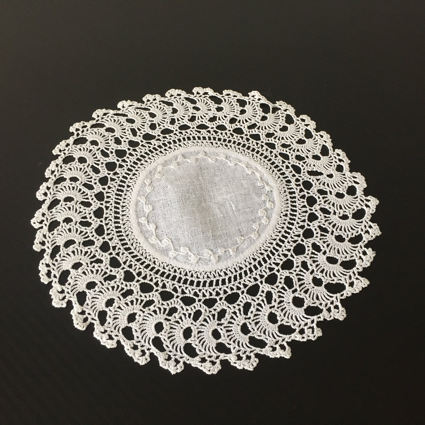 Edwardian Antique Hand Embroidered Doily with Japanese Fan Crochet Lace Border