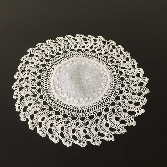 Edwardian Antique Hand Embroidered Doily with Japanese Fan Crochet Lace Border