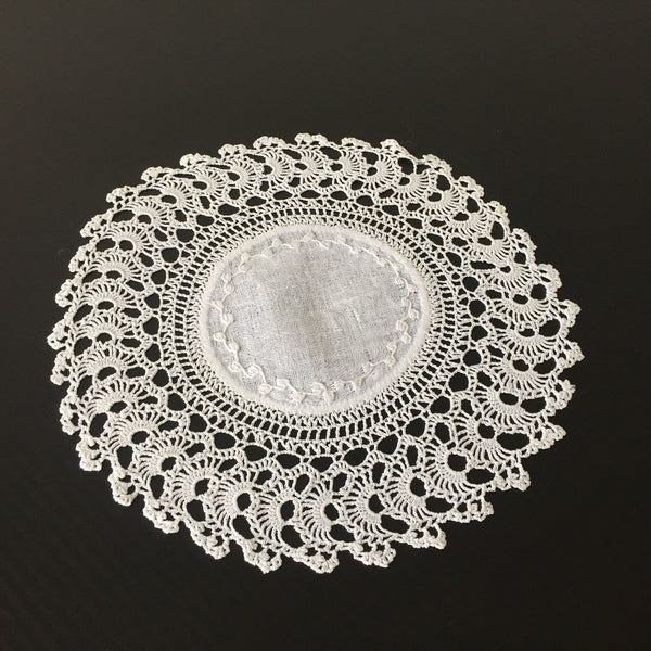 Edwardian Antique Hand Embroidered Doily with Japanese Fan Crochet Lace Border
