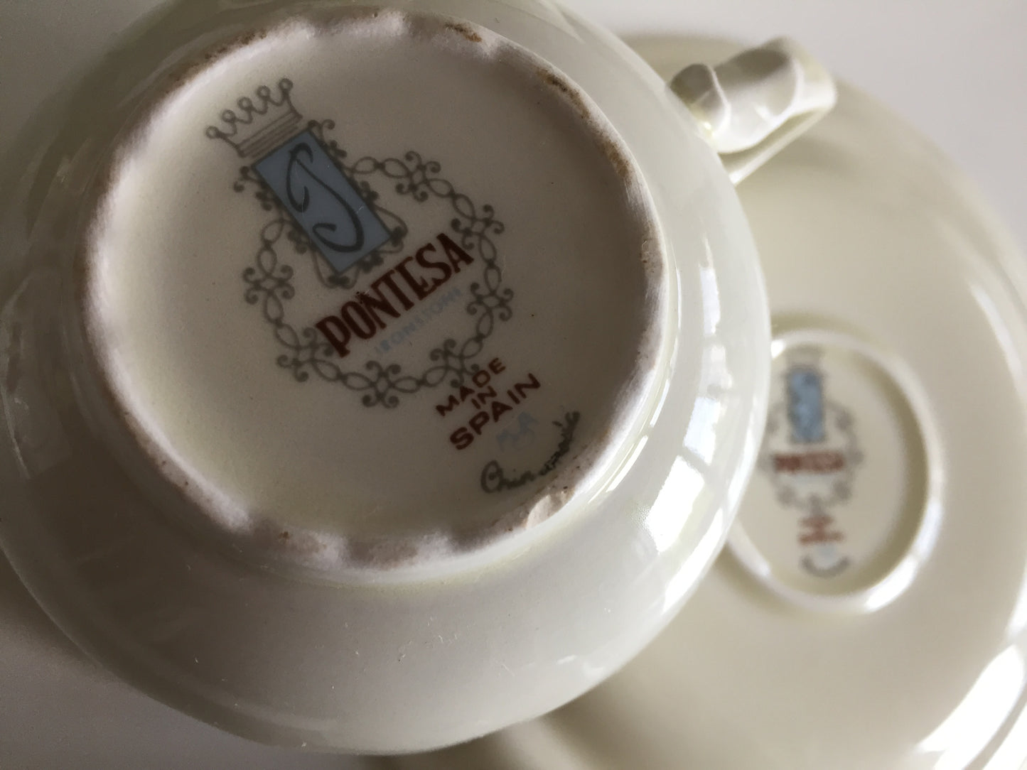 A Set of 4 Vintage Tea Cups & 5 Saucers by PONTESA Spain