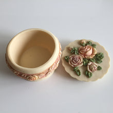 Load image into Gallery viewer, Vintage Madiggan Canterbury Rose “Hand Cast” Ceramic Ring Box
