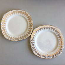 Load image into Gallery viewer, Royal Vale English Vintage 15.5cm Bread &amp; Butter Side Plates