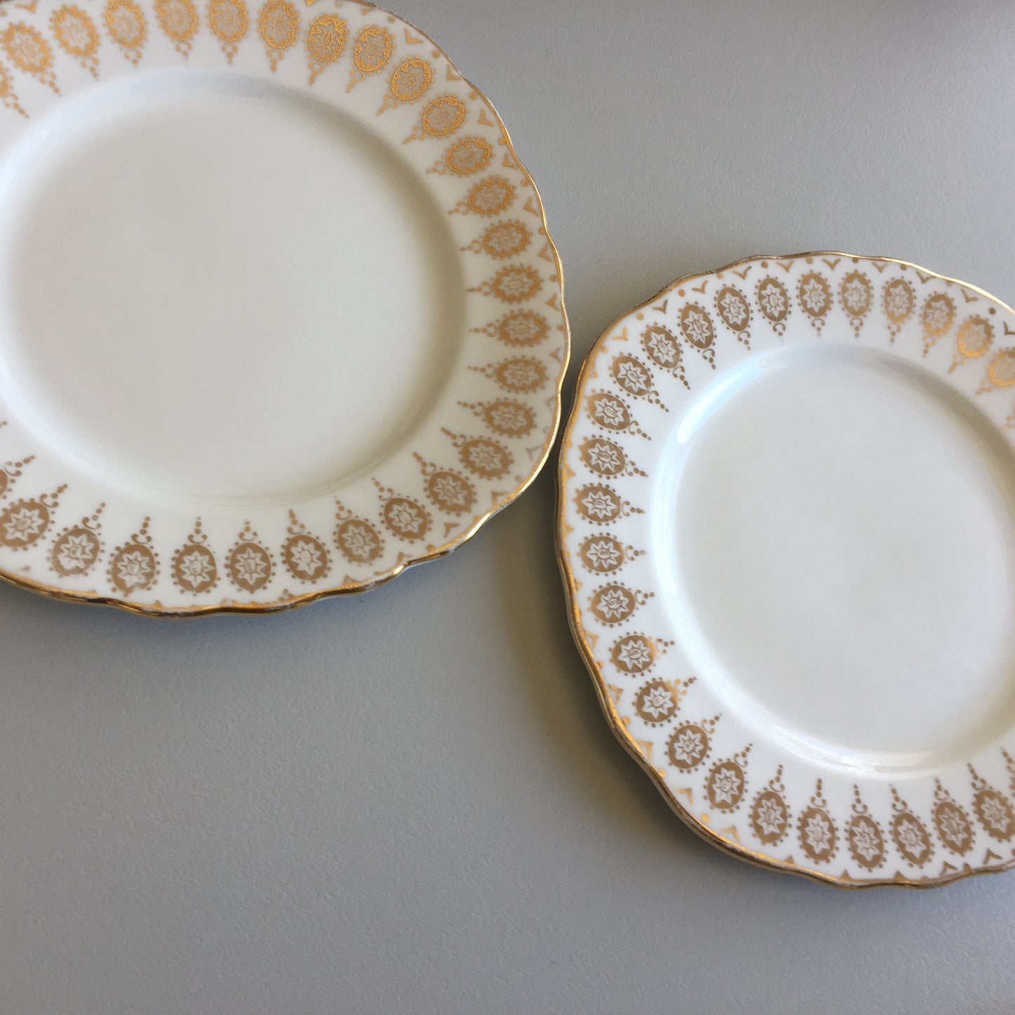 Royal Vale English Vintage 15.5cm Bread & Butter Side Plates