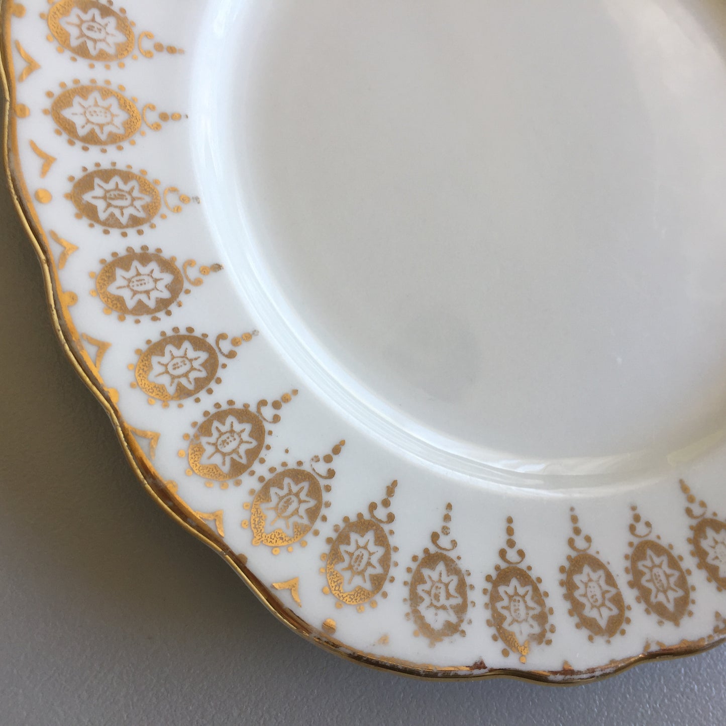 Royal Vale English Vintage 15.5cm Bread & Butter Side Plates