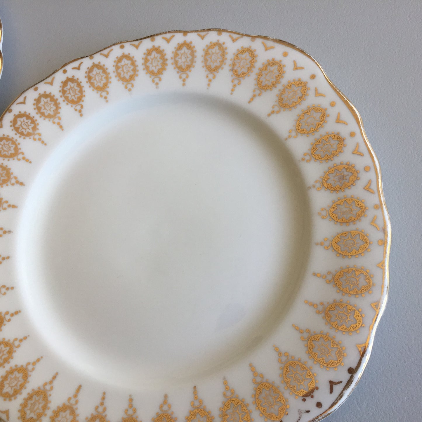 Royal Vale English Vintage 15.5cm Bread & Butter Side Plates
