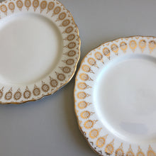 Load image into Gallery viewer, Royal Vale English Vintage 15.5cm Bread &amp; Butter Side Plates