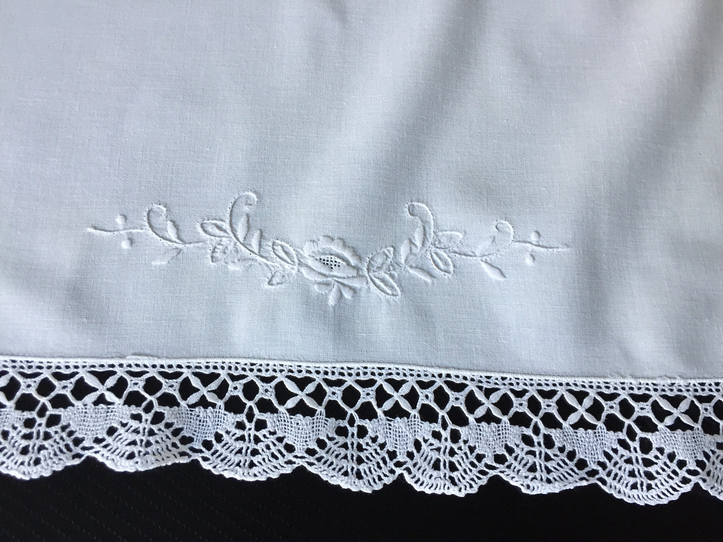 Hand Embroidered White Cotton Table Runner with Bobbin Lace Edging 1980s Vintage