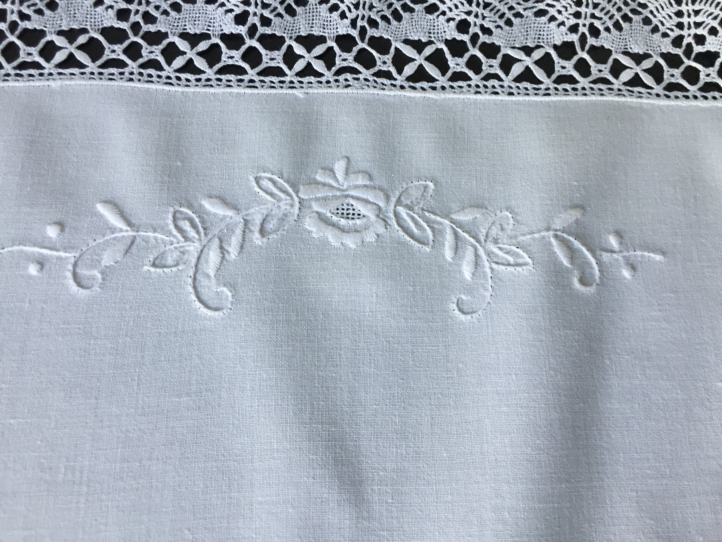 Hand Embroidered White Cotton Table Runner with Bobbin Lace Edging 1980s Vintage