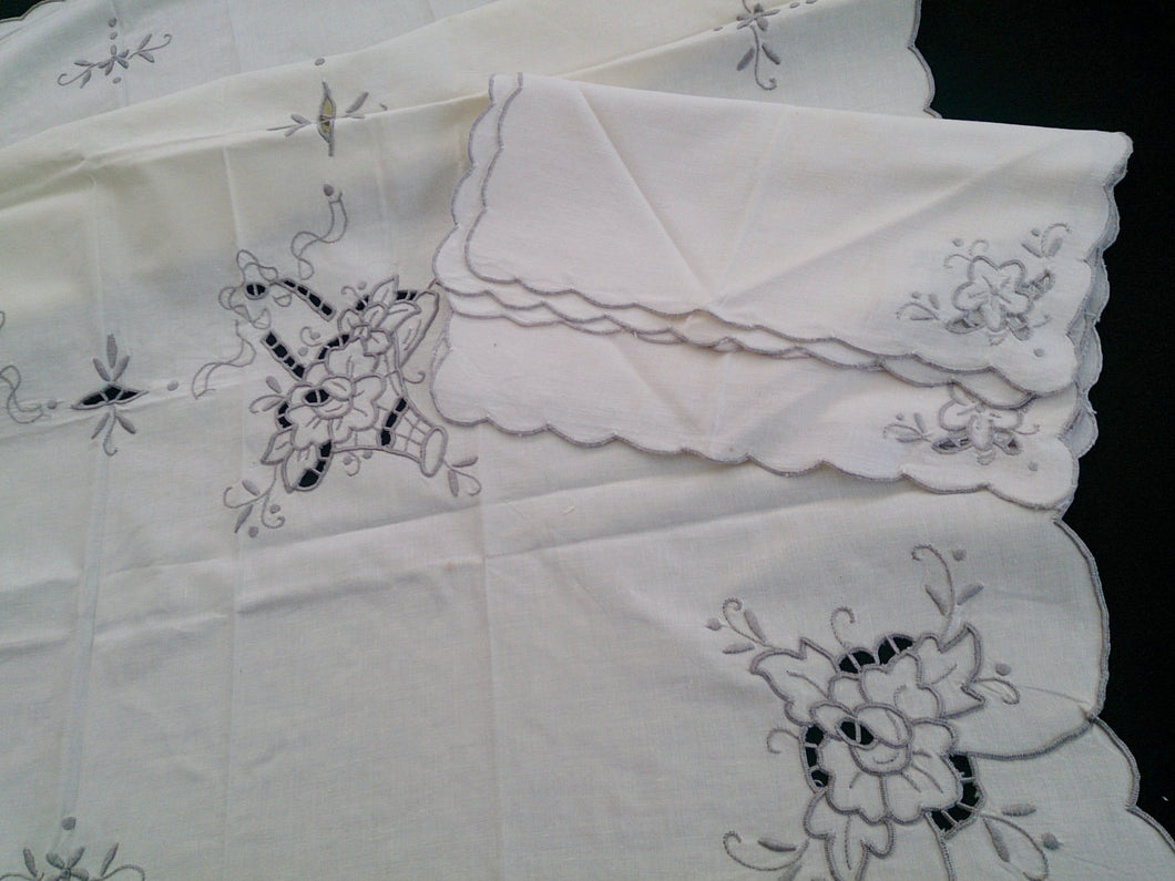 Small Square Embroidered Vintage Ivory Linen Tablecloth with 4 Matching Napkins