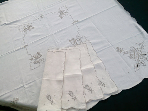 Vintage Ivory and Grey Embroidered Cotton Linen Tablecloth with 4 Matching Napkins