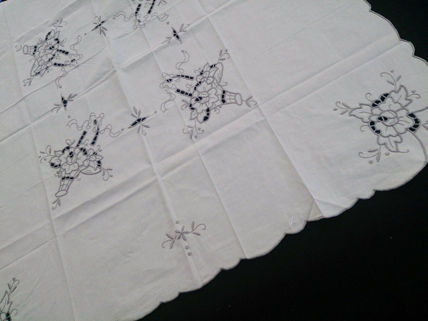 Small Square Embroidered Vintage Ivory Linen Tablecloth with 4 Matching Napkins