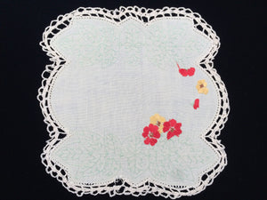 Vintage Embroidered Off-White Linen Embroidered Doily with White Crochet Lace Edging