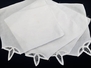 A Set of 4 Vintage White Cotton Linen and Battenburg Lace Party Napkins