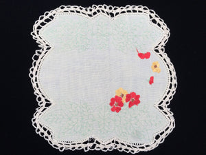 Vintage Embroidered Off-White Linen Embroidered Doily with White Crochet Lace Edging