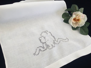 Vintage Embroidered Angel Pattern Linen Tea or Guest Towel
