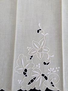Vintage Pale Yellow and White Madeira Embroidered Linen Tea or Guest Towel