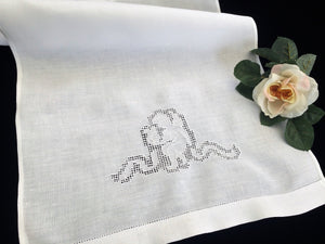 Vintage Embroidered Angel Pattern Linen Tea or Guest Towel