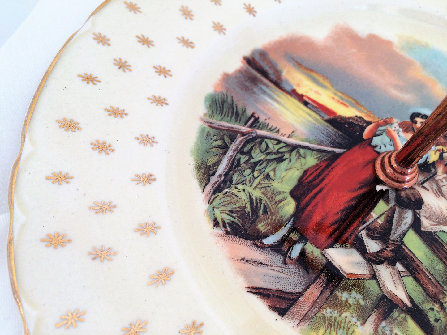 A J Wilkinson Honeyglaze One Tier Vintage Cake Plate with Rural Scene