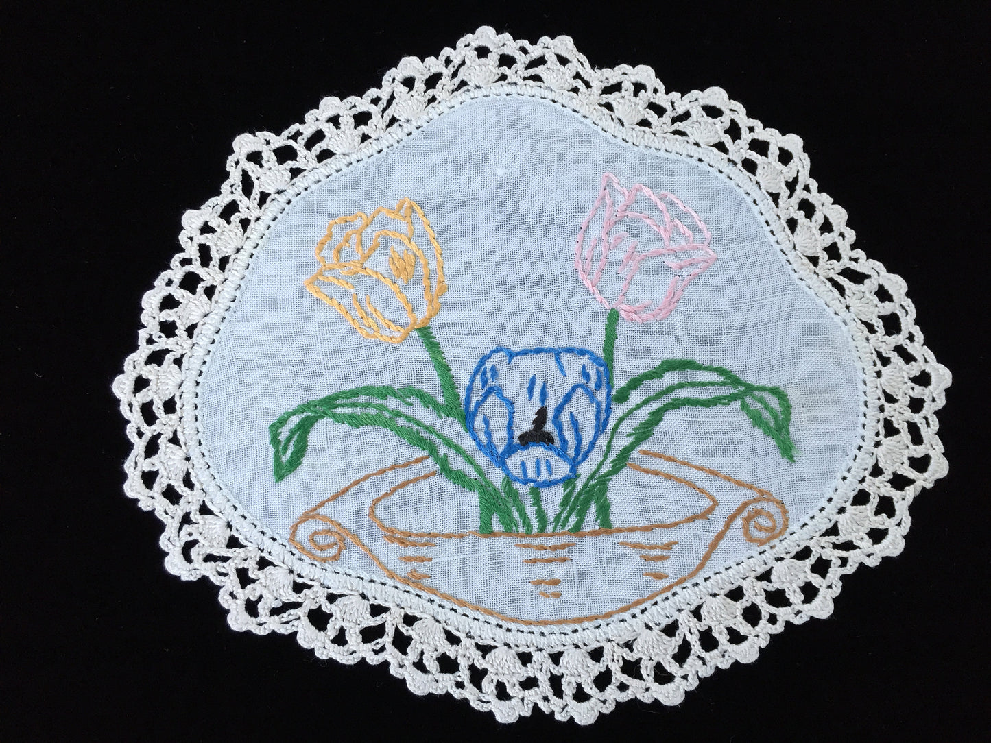 Vintage Hand Embroidered Off-white Linen Doily with a Basket of Tulips and  Ivory Crocheted Lace Edge