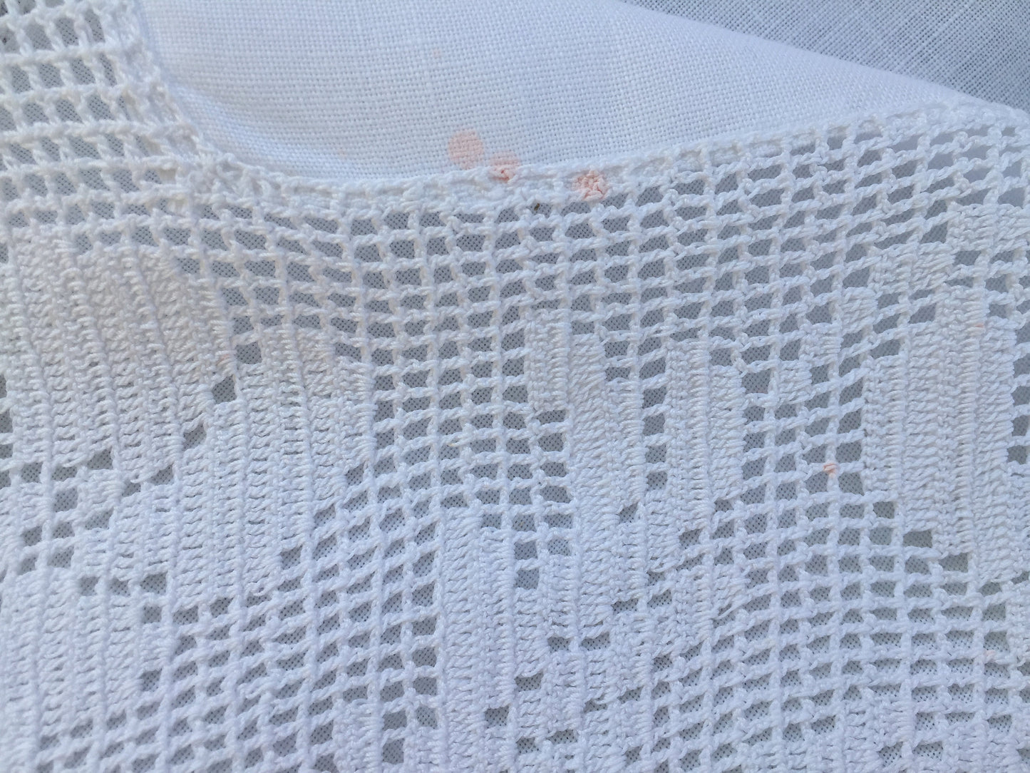 Small Vintage Collectible Irish Lace and Linen Card Tablecloth with Mary Card Designed Anemones Filet Crochet Edging