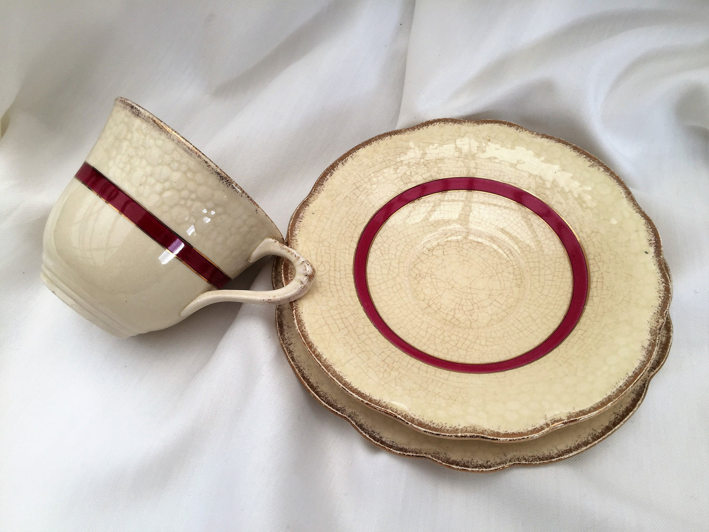 J & G Meakin Sunshine Crown MEK196 Pattern 3 Piece Demitasse Set Ivory, Burgundy and Gold