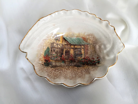 Sandlandware Lancaster & Hanley Ltd Shell Shaped Ring/Soap/Pin Dish